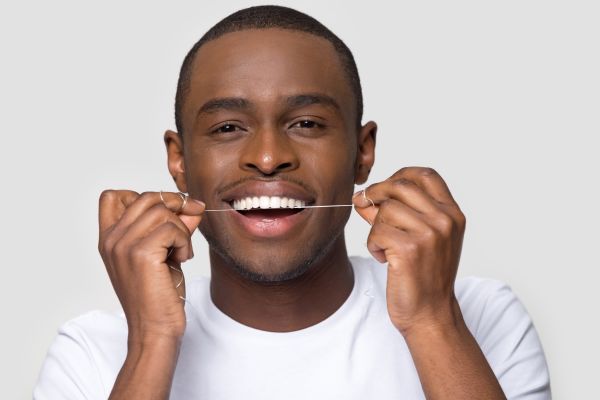 Ask A General Dentist: What Is The Best Way To Floss My Teeth?